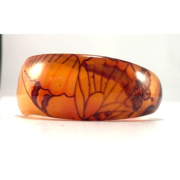 Chunky curvy 1980s Asymmetric Lucite Butterfly Bangle in Orange - Picture 6 of 7